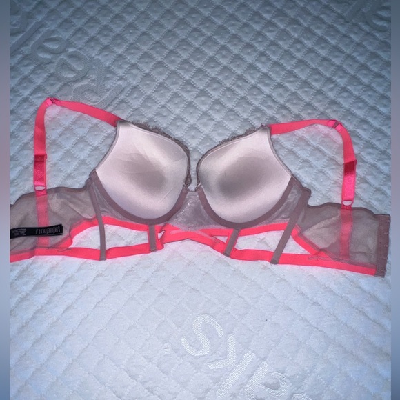 Victoria secret very sexy push up 34B - Picture 3 of 3